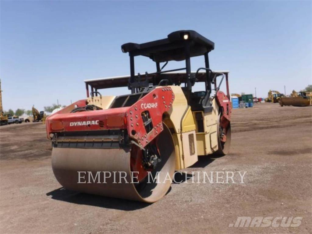 Dynapac CC424HF Tvåvalsvältar