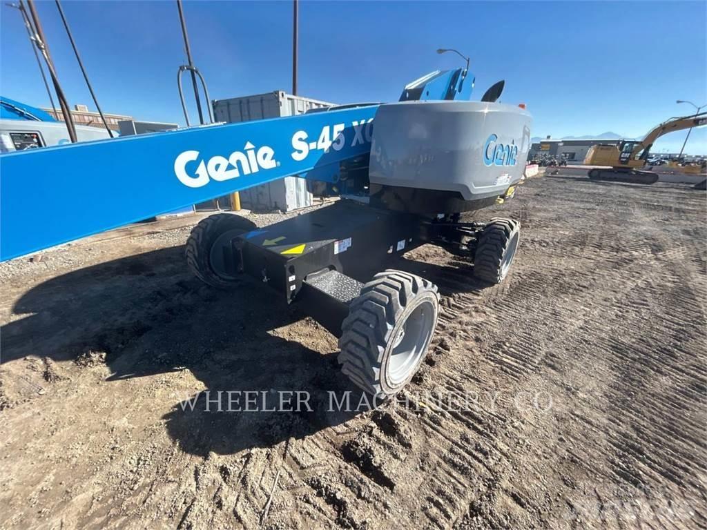 Genie S45XC Bomliftar