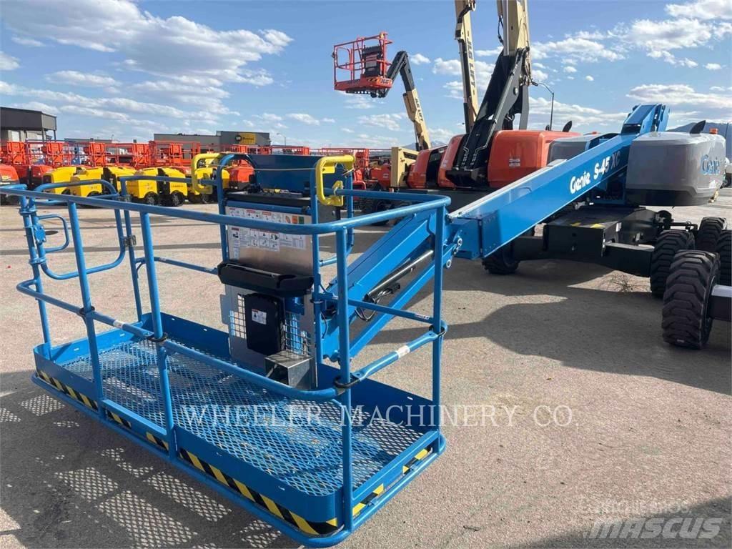 Genie S45XC Bomliftar