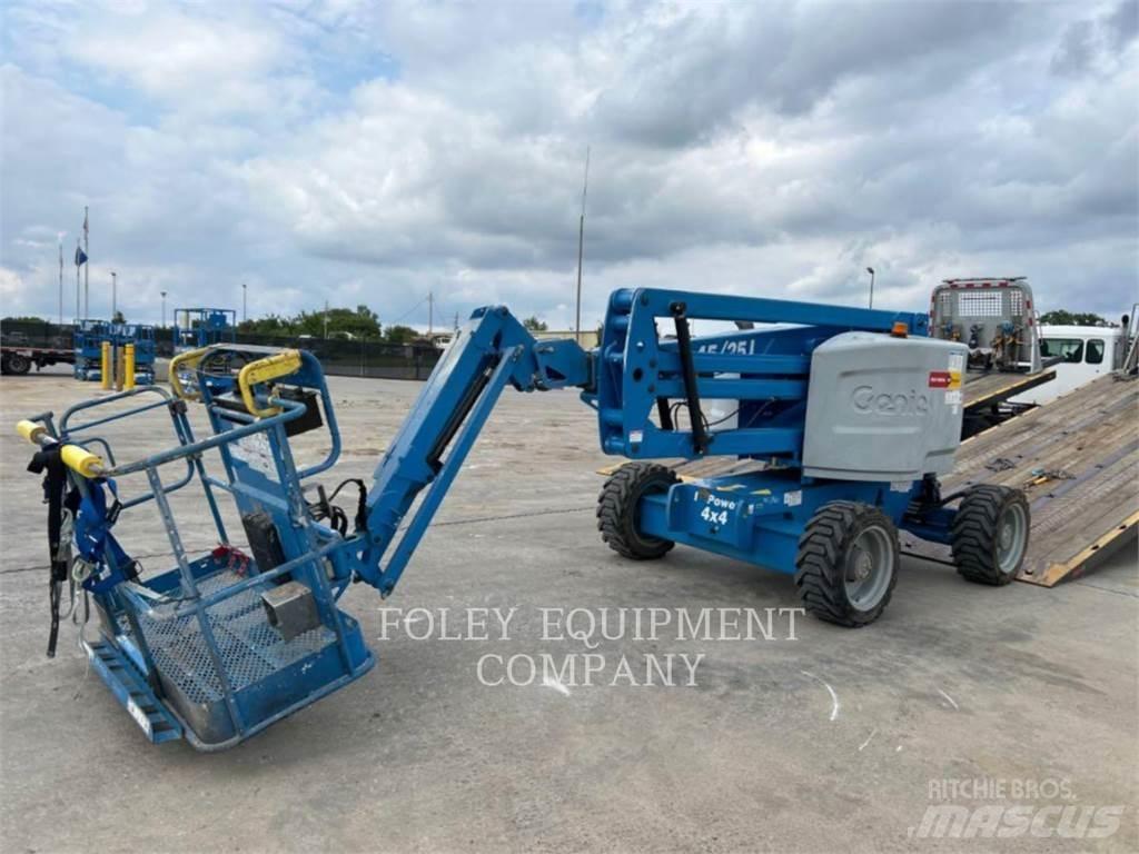 Genie Z45/25JG4 Bomliftar