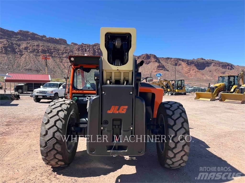 JLG 1055 Teleskoplastare