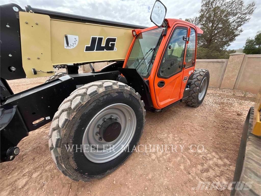 JLG 1055 Teleskoplastare