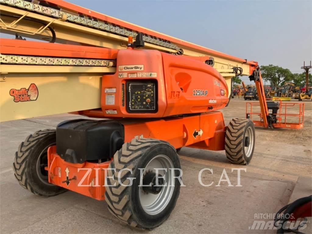 JLG 1250AJP Bomliftar