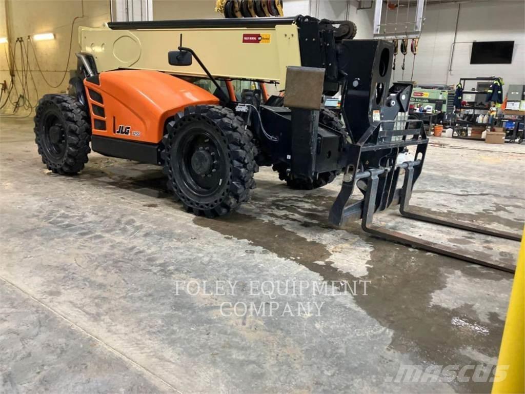 JLG 1255C Teleskoplastare
