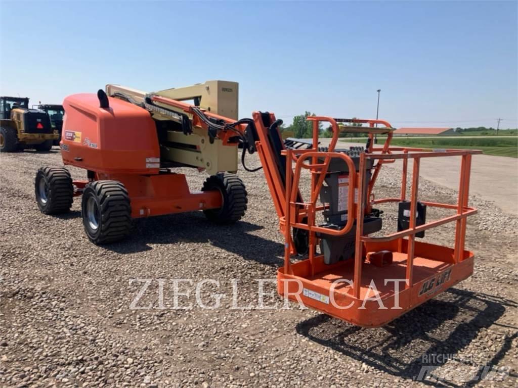JLG 450AJ Bomliftar