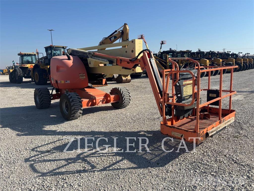 JLG 450AJ Bomliftar