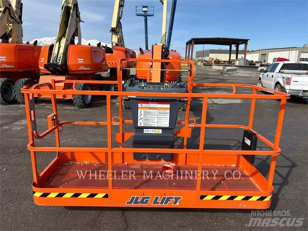 JLG 460SJ Bomliftar