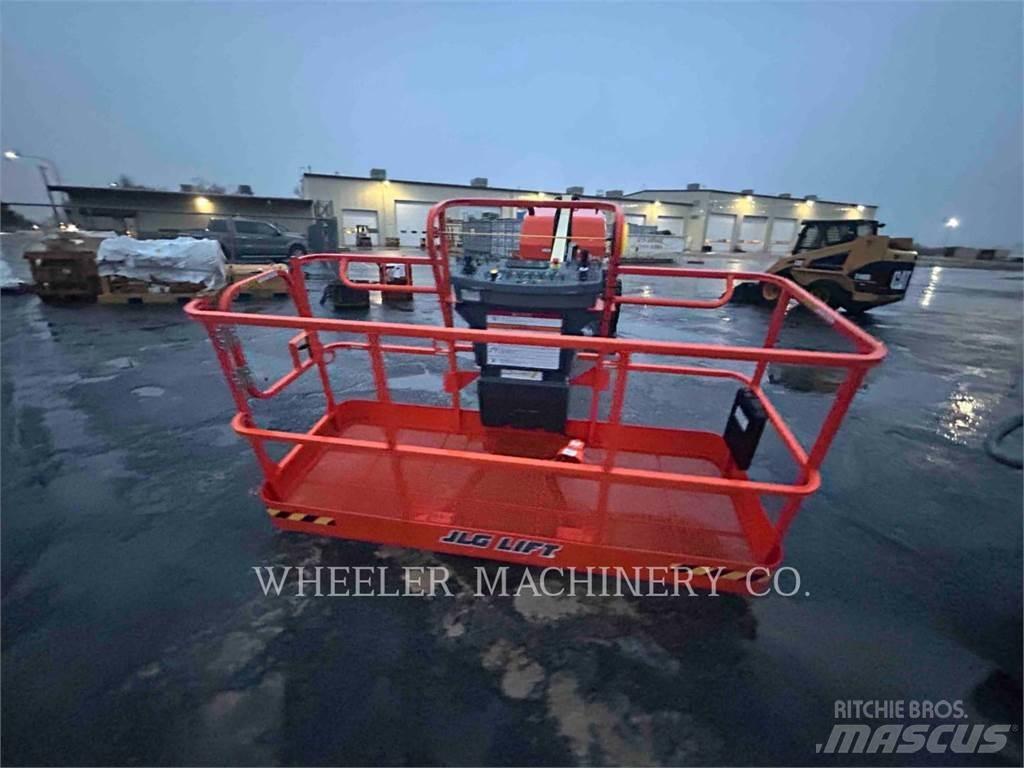 JLG 460SJ SP Bomliftar