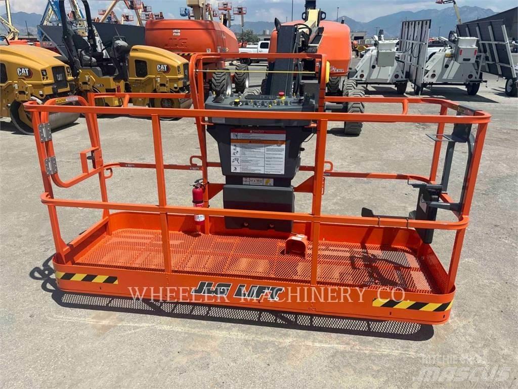 JLG 460SJ SP Bomliftar