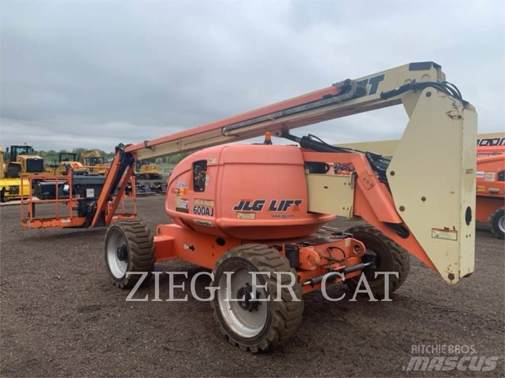 JLG 600AJ Bomliftar