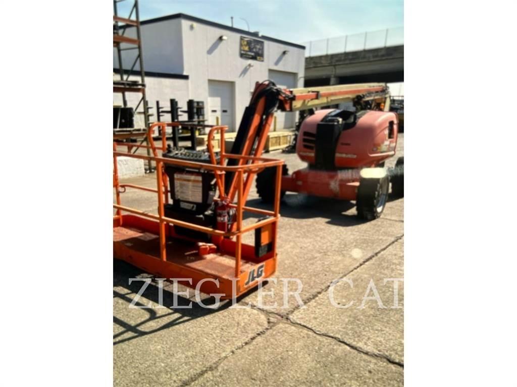 JLG 600AJ Bomliftar