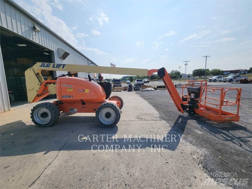 JLG 600AJ Bomliftar