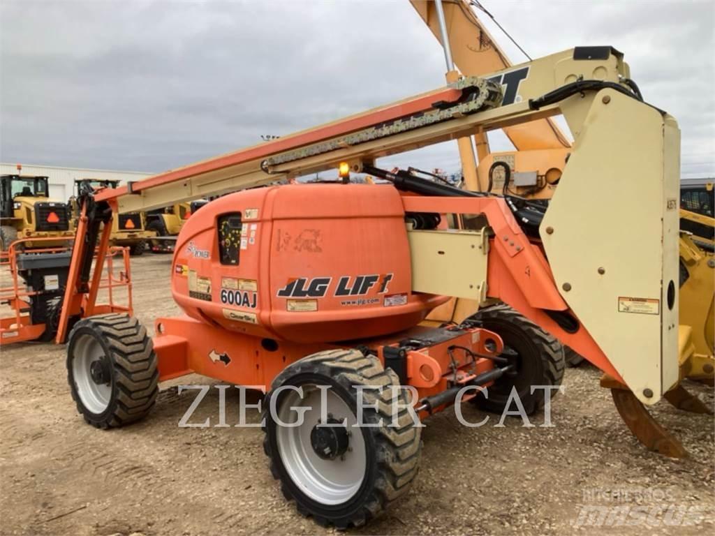 JLG 600AJ Bomliftar