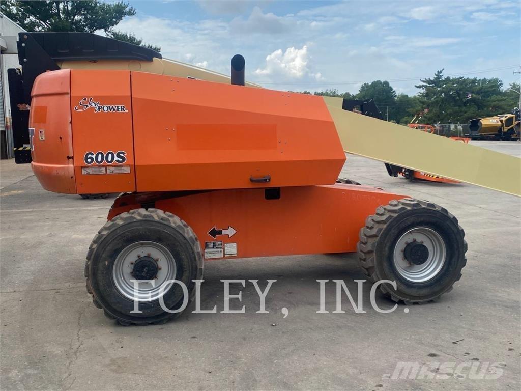 JLG 600S Bomliftar