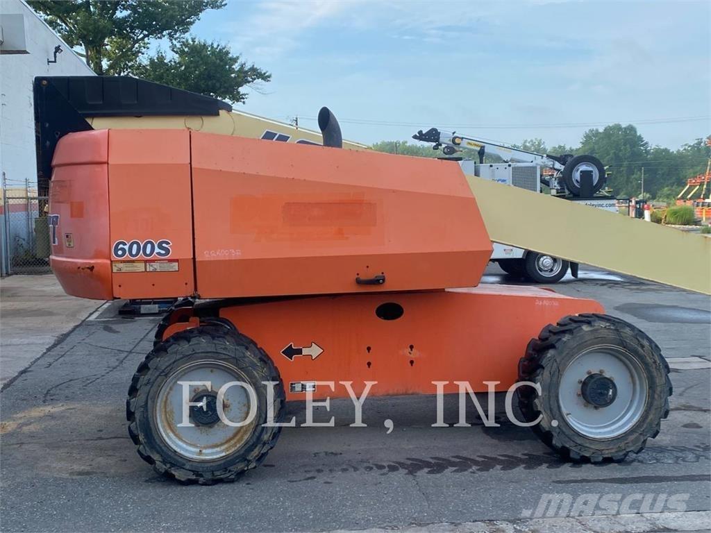 JLG 600S Bomliftar