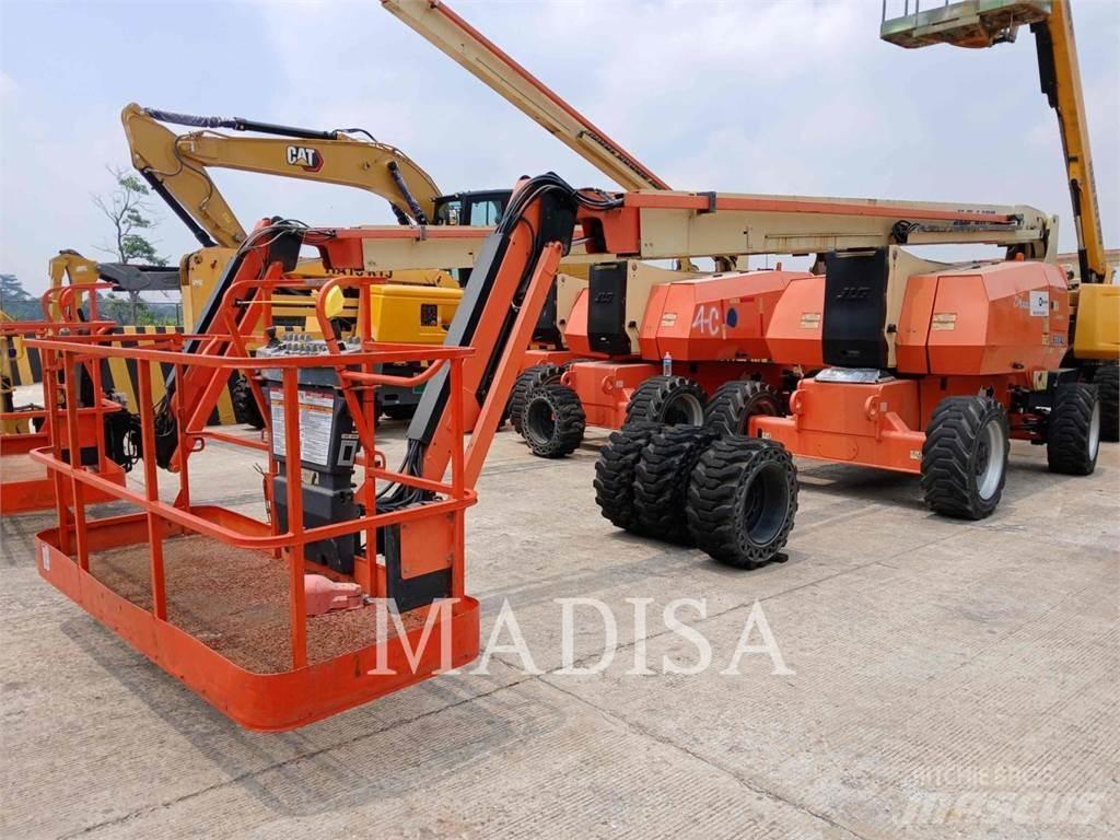 JLG 800 AJ Bomliftar