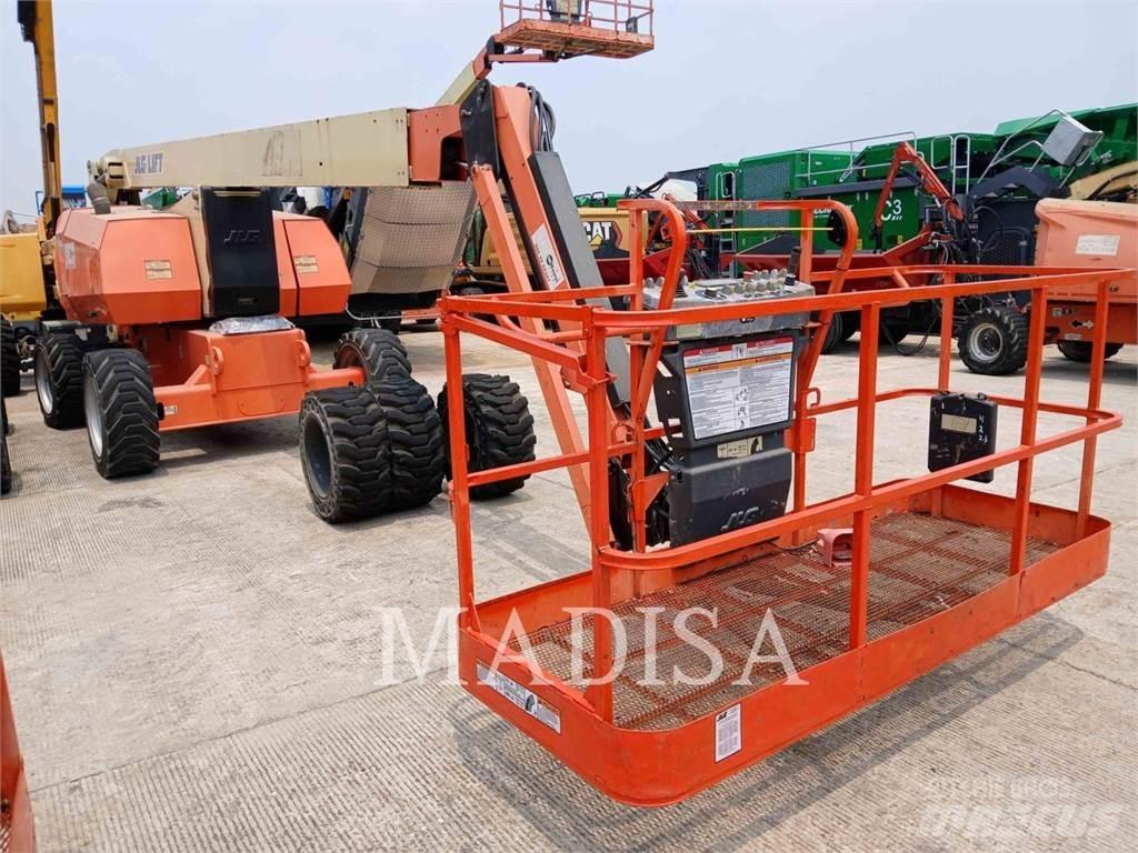 JLG 800 AJ Bomliftar