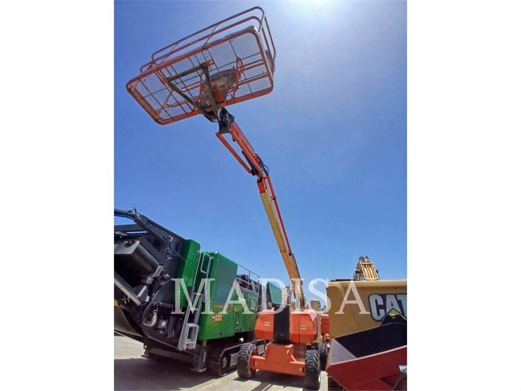 JLG 800 AJ Bomliftar