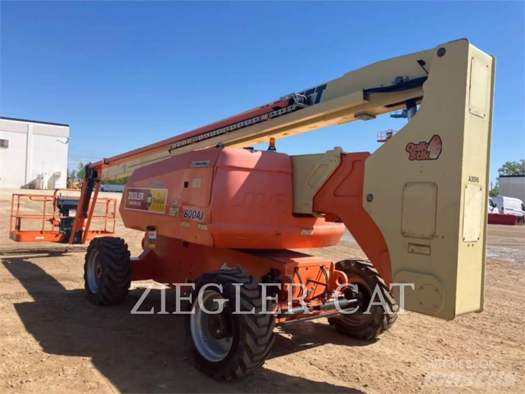 JLG 800AJ Bomliftar