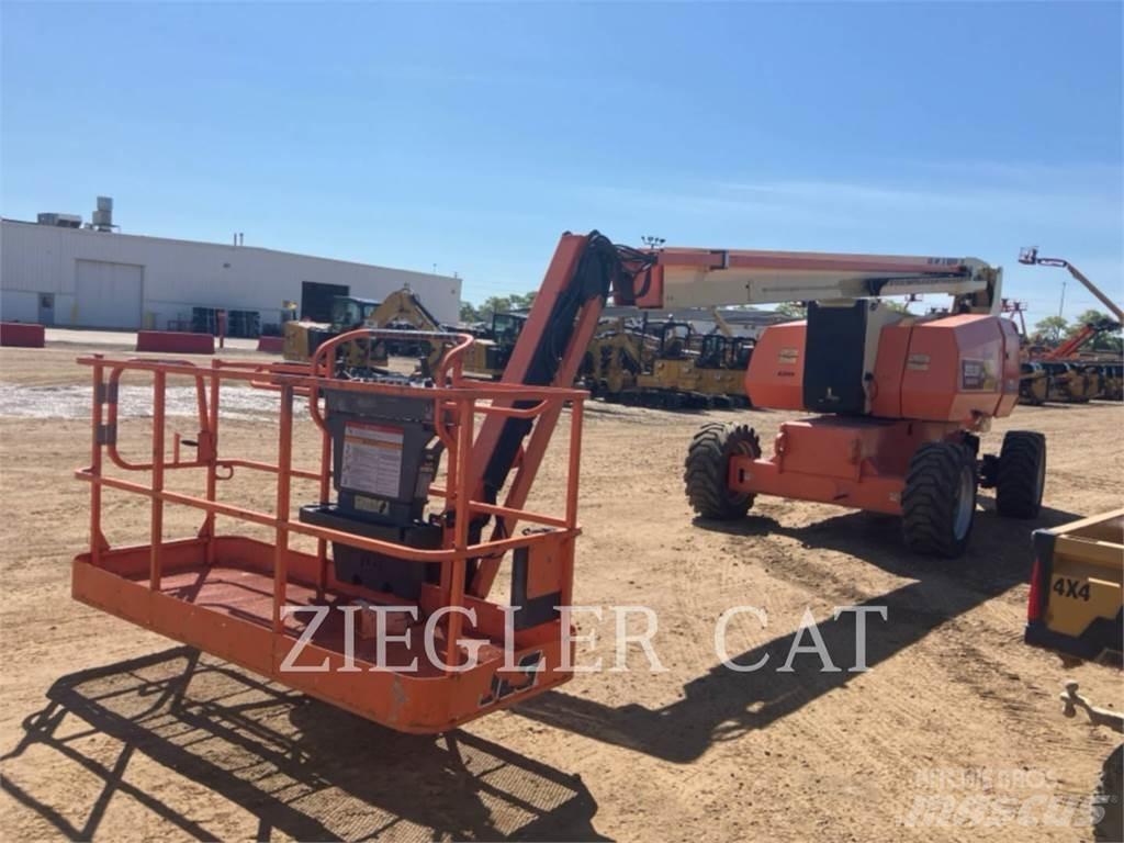 JLG 800AJ Bomliftar