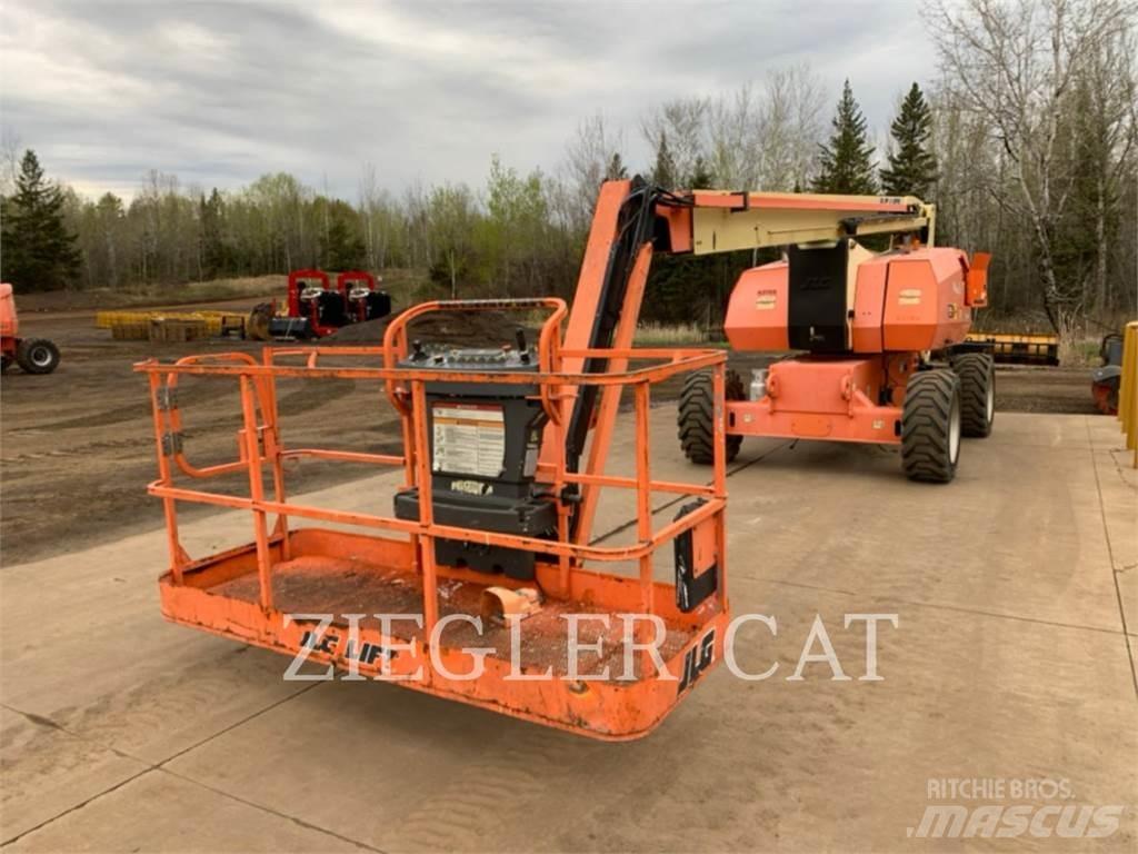 JLG 800AJ Bomliftar