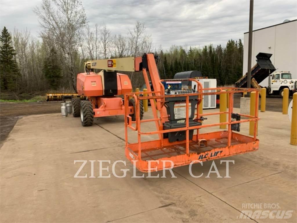 JLG 800AJ Bomliftar