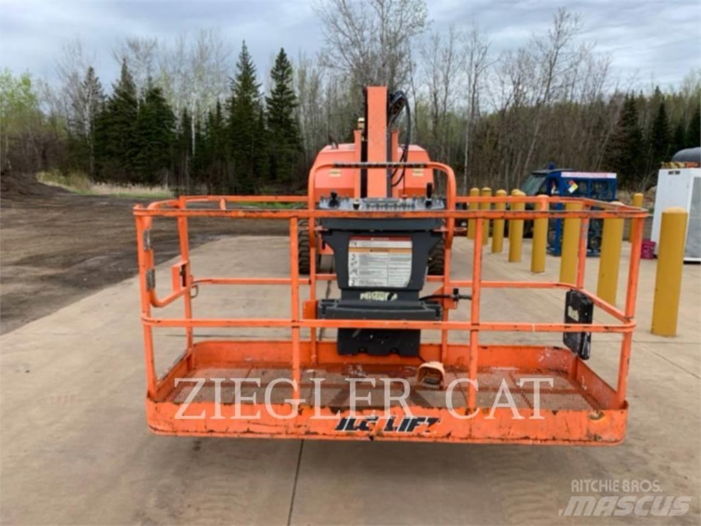 JLG 800AJ Bomliftar