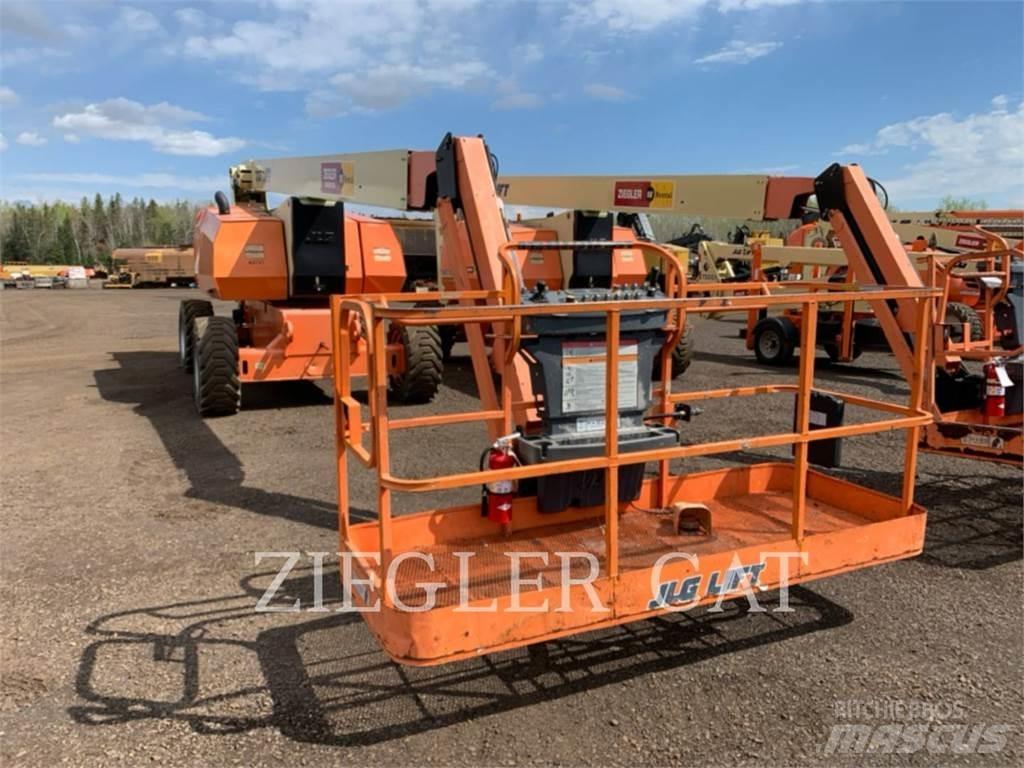 JLG 800AJ Bomliftar
