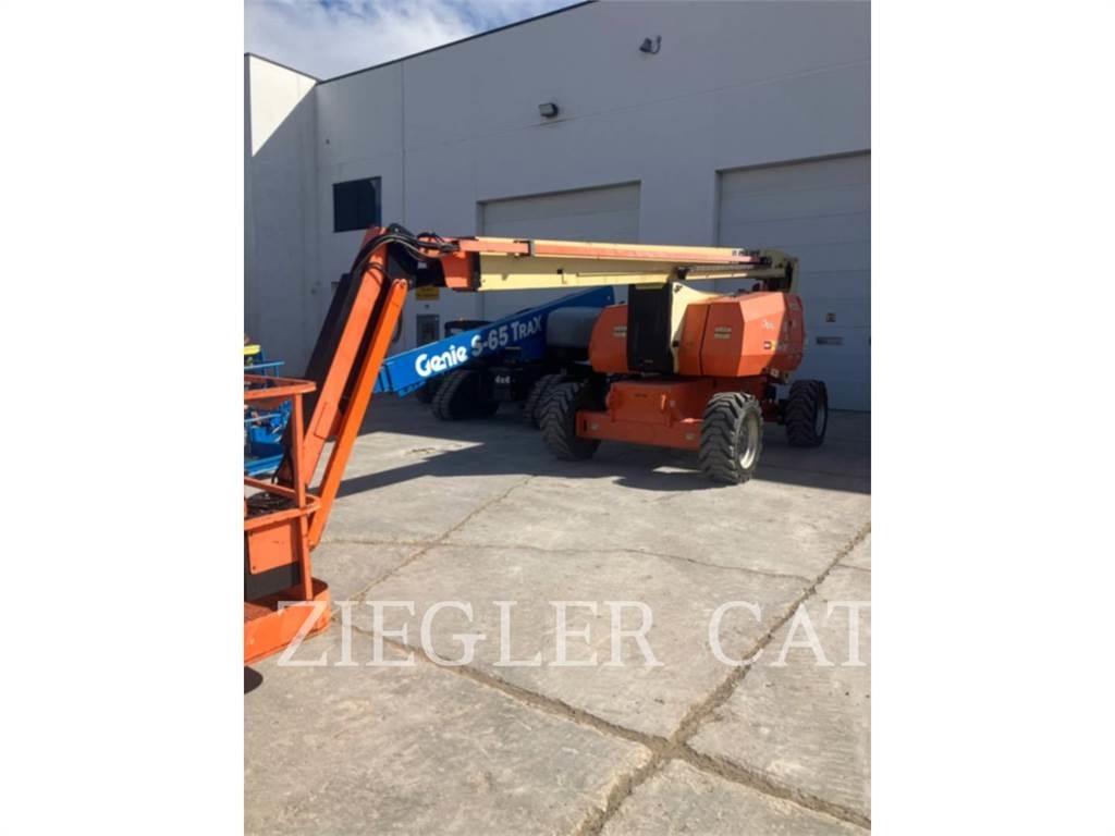 JLG 800AJ Bomliftar