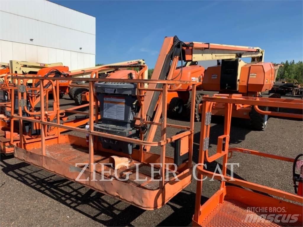 JLG 800AJ Bomliftar