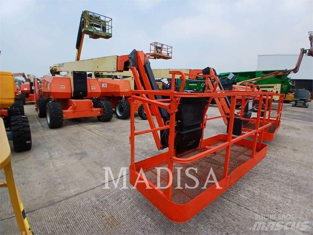 JLG 800AJ Bomliftar