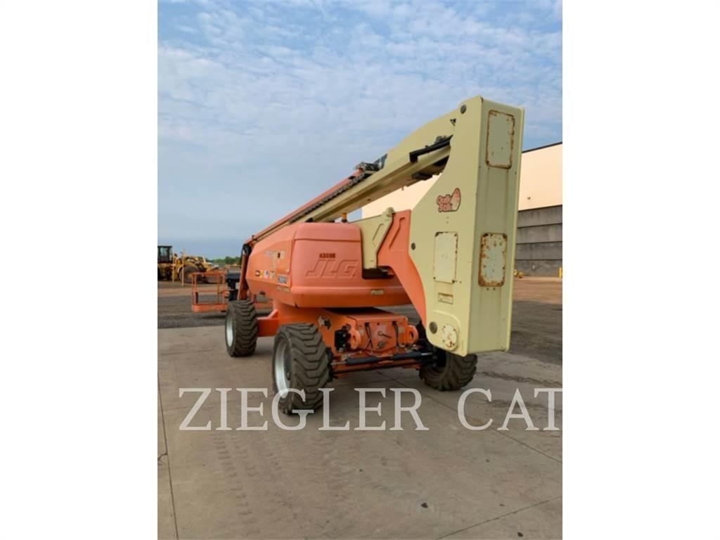 JLG 800AJ Bomliftar