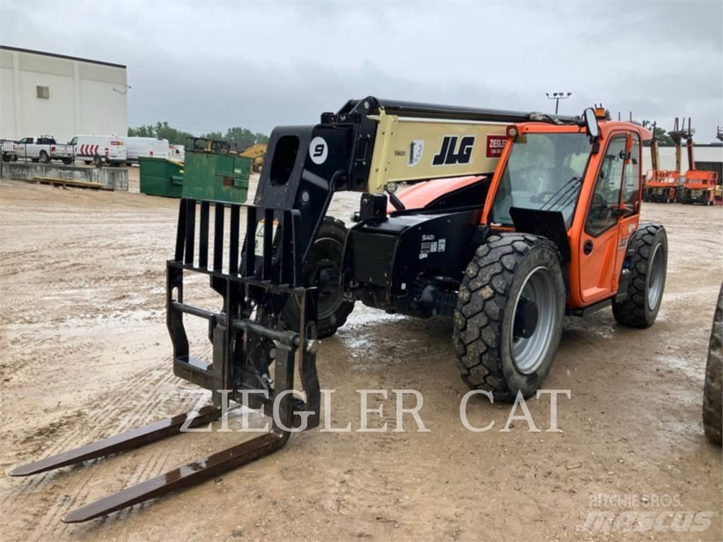 JLG 943 Teleskoplastare