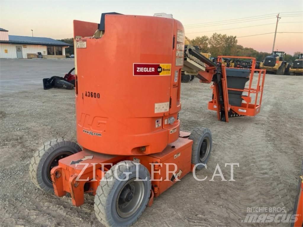 JLG E300AJP Bomliftar