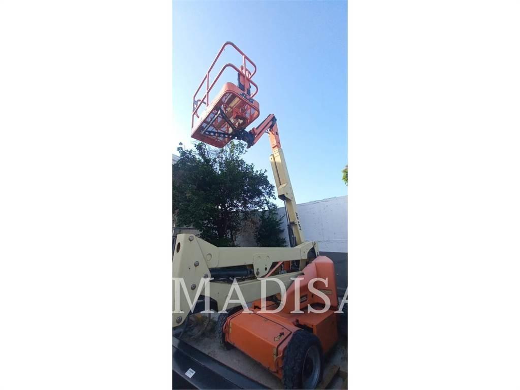 JLG E450AJ Bomliftar