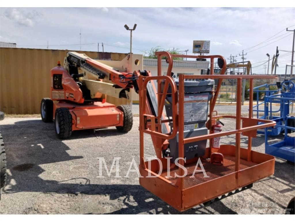 JLG E450AJ Bomliftar