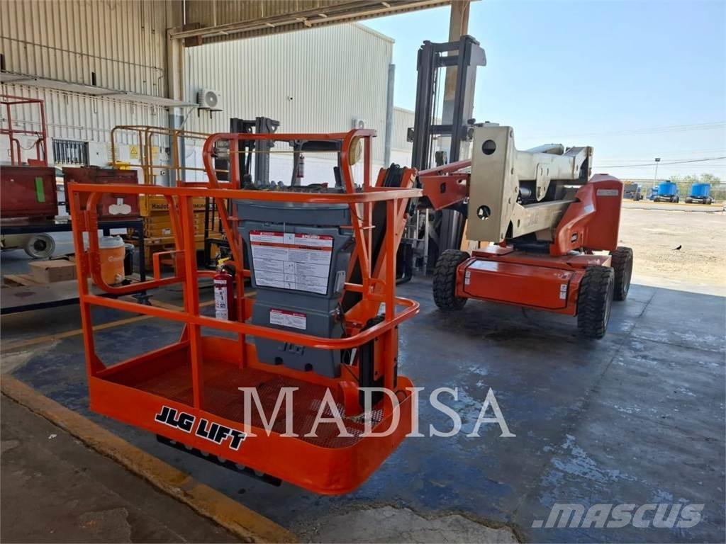 JLG E450AJ Bomliftar