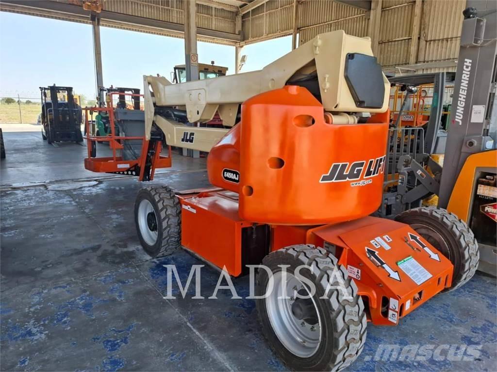 JLG E450AJ Bomliftar