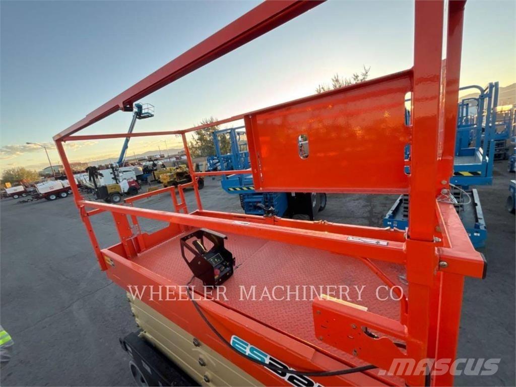 JLG ES3246 Saxliftar
