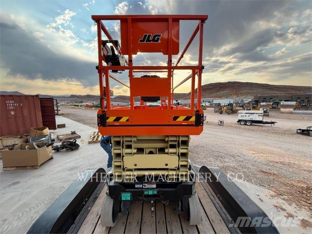 JLG ES3246 Saxliftar