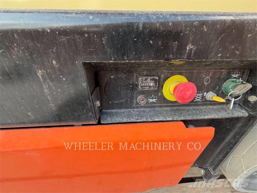 JLG ES3246 Saxliftar