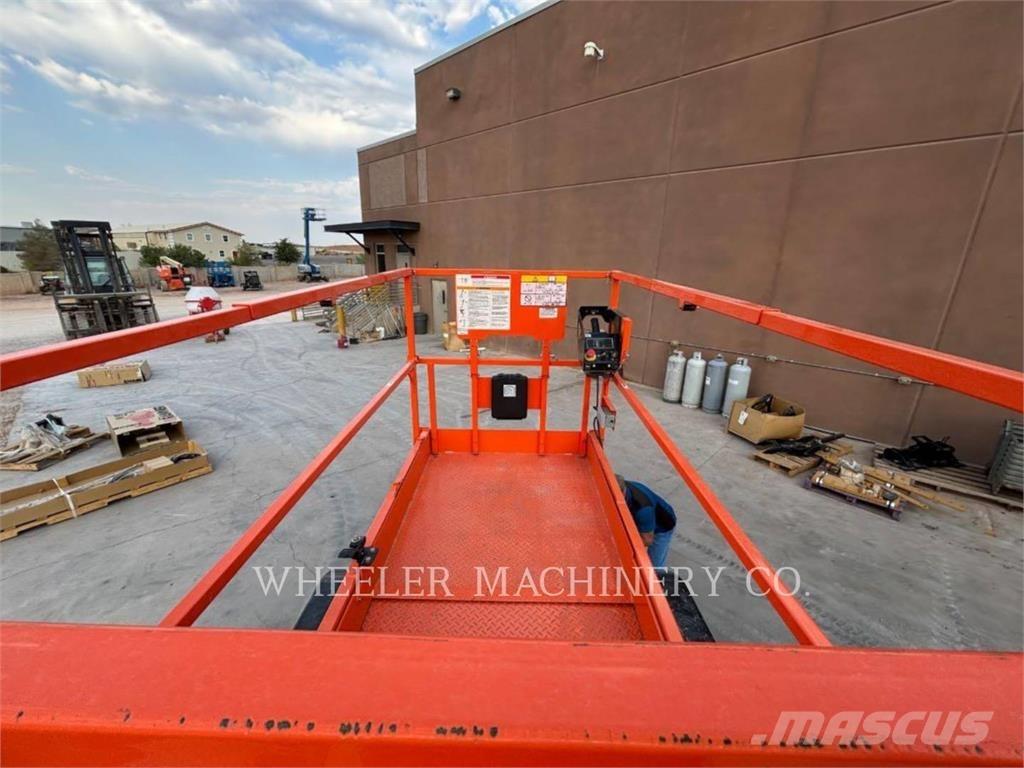JLG ES3246 Saxliftar