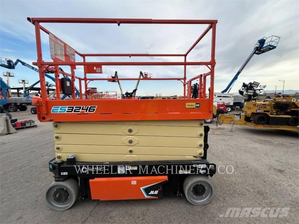 JLG ES3246 Saxliftar