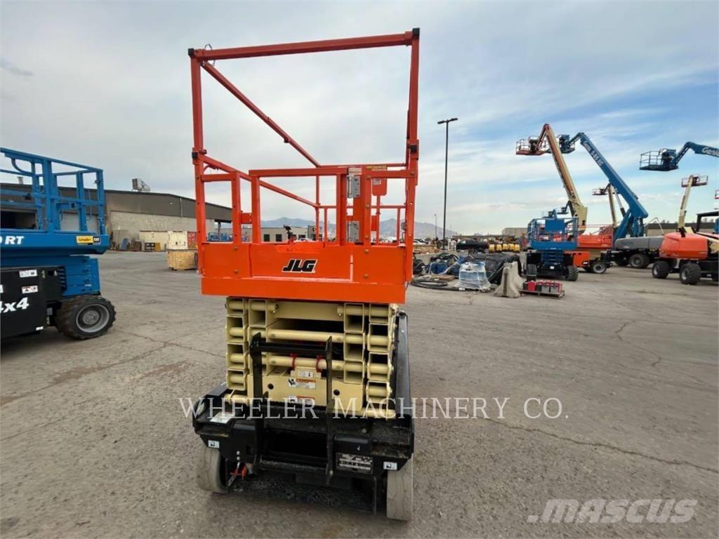 JLG ES3246 Saxliftar
