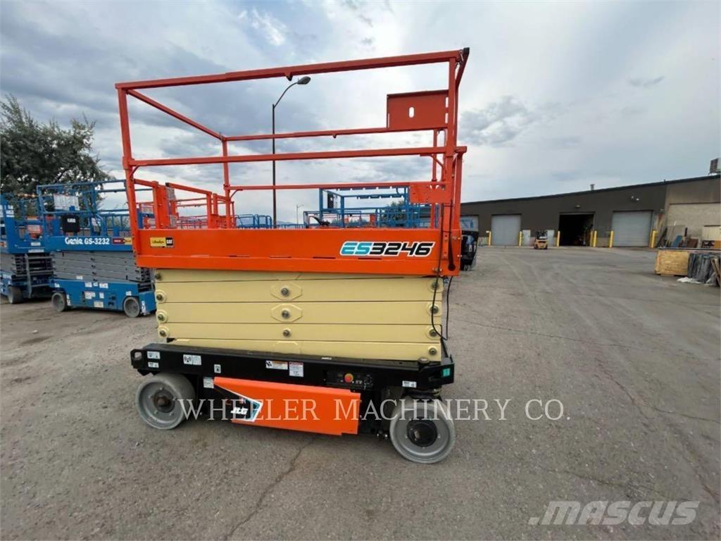 JLG ES3246 Saxliftar