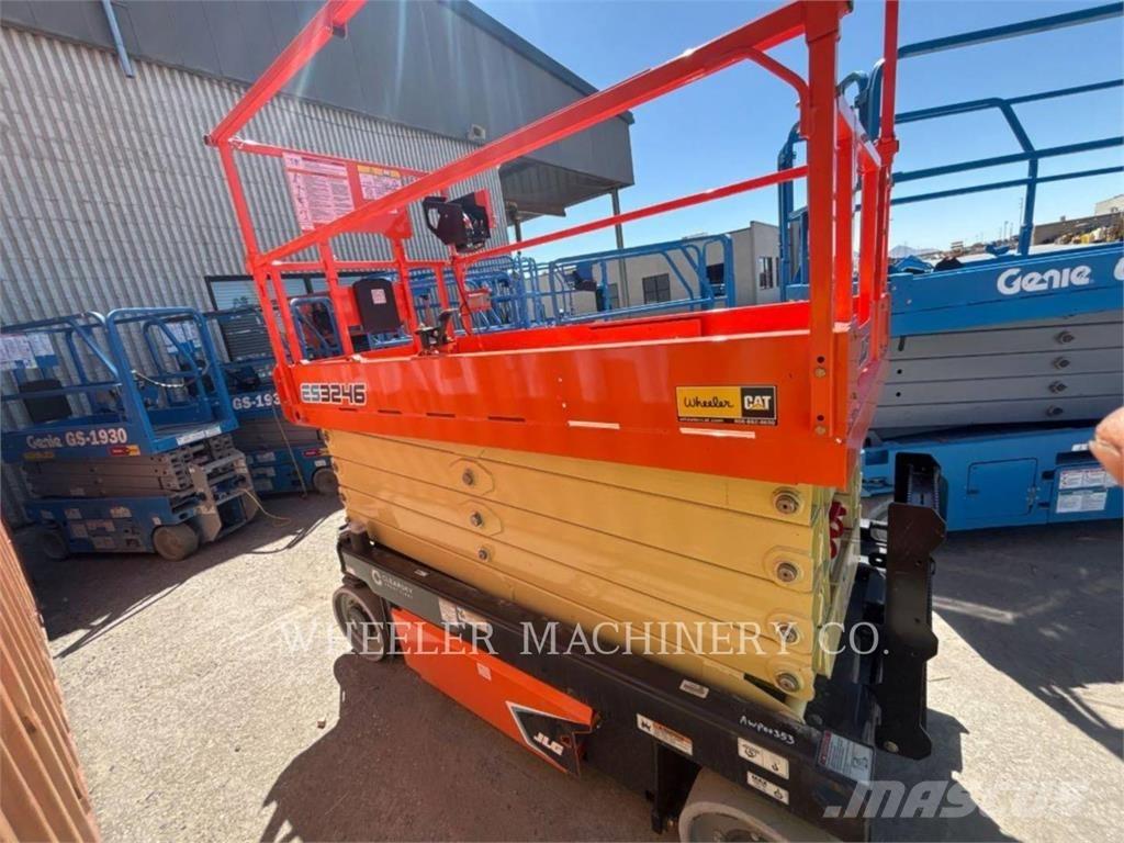 JLG ES3246 Saxliftar
