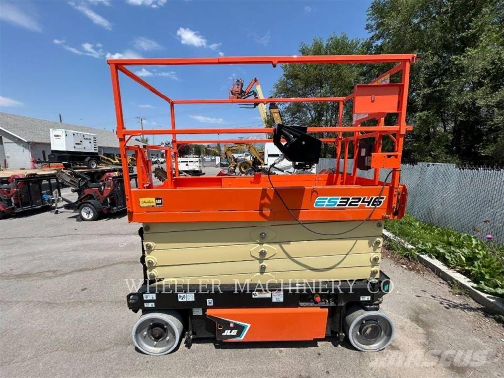 JLG ES3246 Saxliftar
