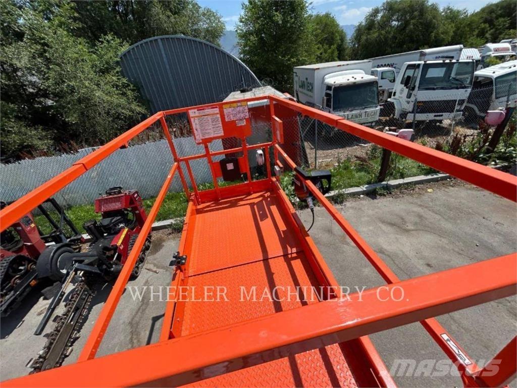 JLG ES3246 Saxliftar