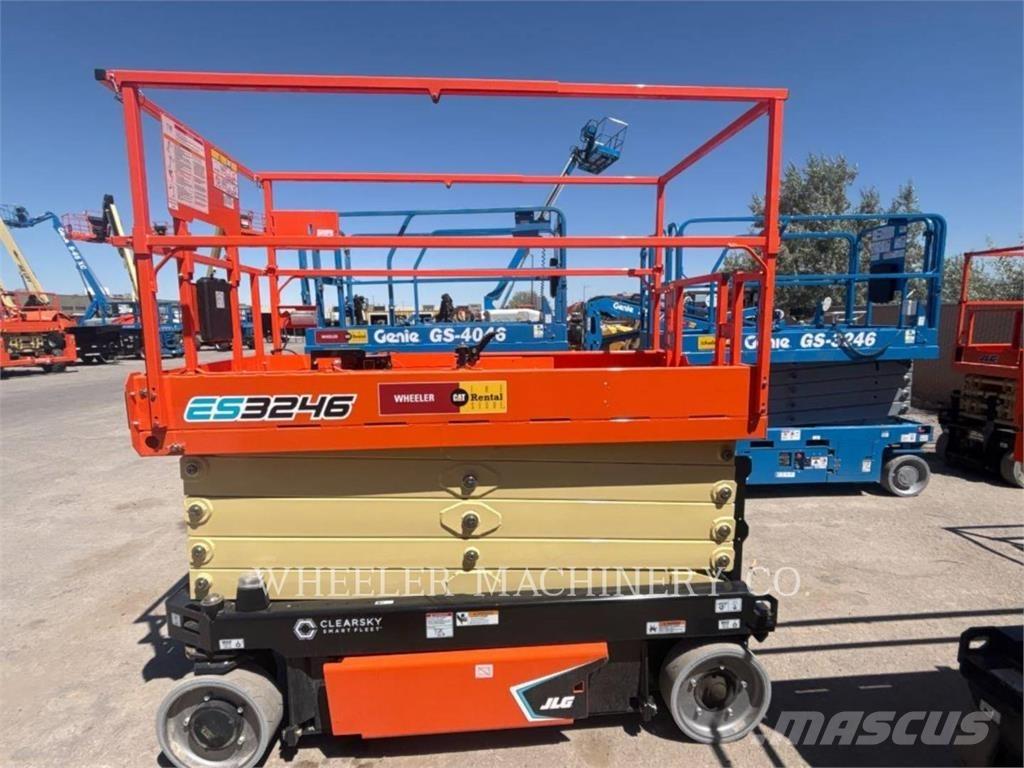 JLG ES3246 Saxliftar
