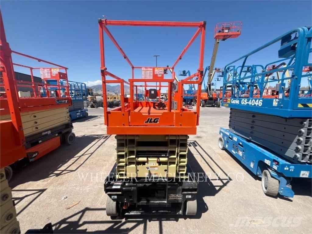 JLG ES3246 Saxliftar